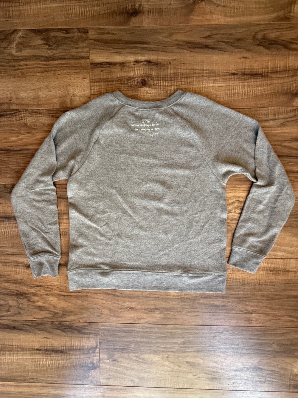 Peace Love World Comfy Graphic Top - Picture 4 of 10